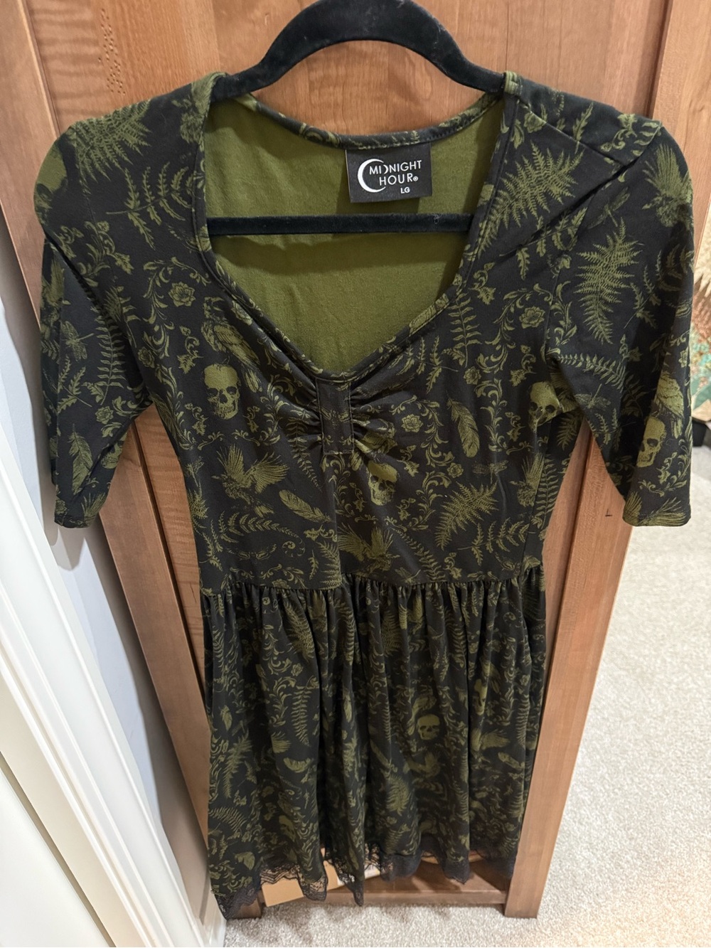 Midnight Hour gilded age dress size L Like new lace trim